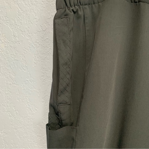 Vera Bradley Unisex Cargo Plus Size Scrub Pants In Pewter - Picture 4 of 9